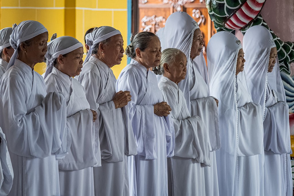 LOLLI MAURIZIO-TEMA A- LE SACERDOTESSE.jpg